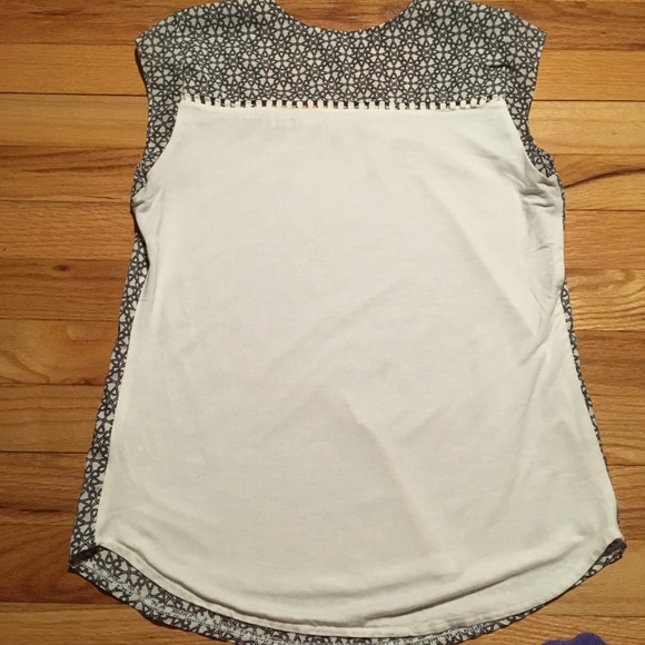 💕 Black and White Limited Blouse - Picture 3 of 6